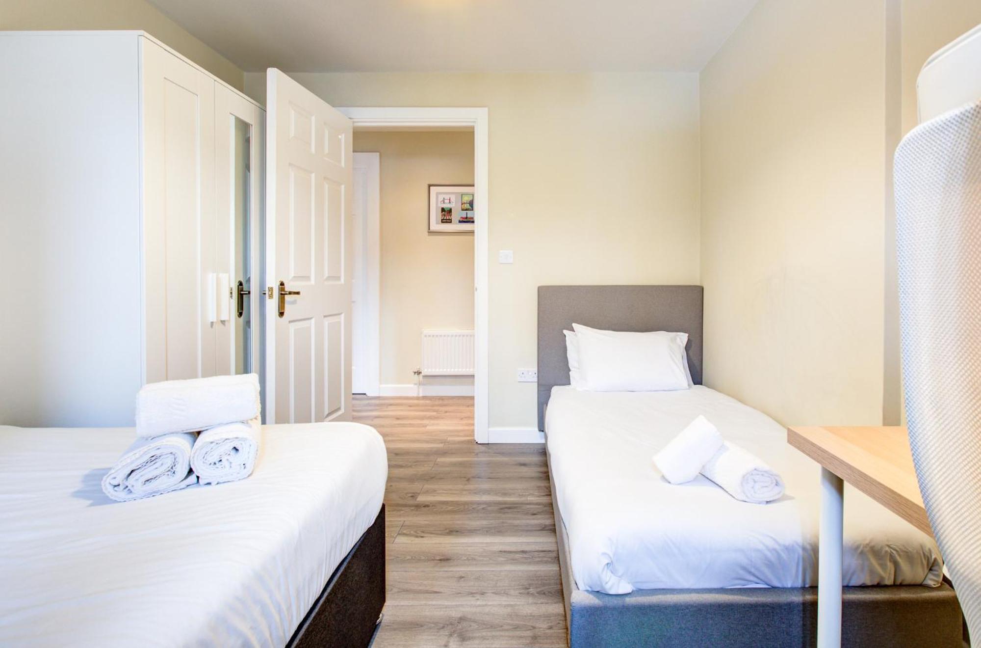 Spacious & Modern 2 Bed Sleeps 5 In Walthamstow London Exterior foto